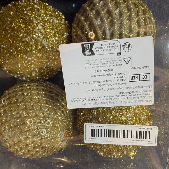 Christmas Balls X 36 2" white & Gold + 12 X 3" Gold - Picture 13 of 13